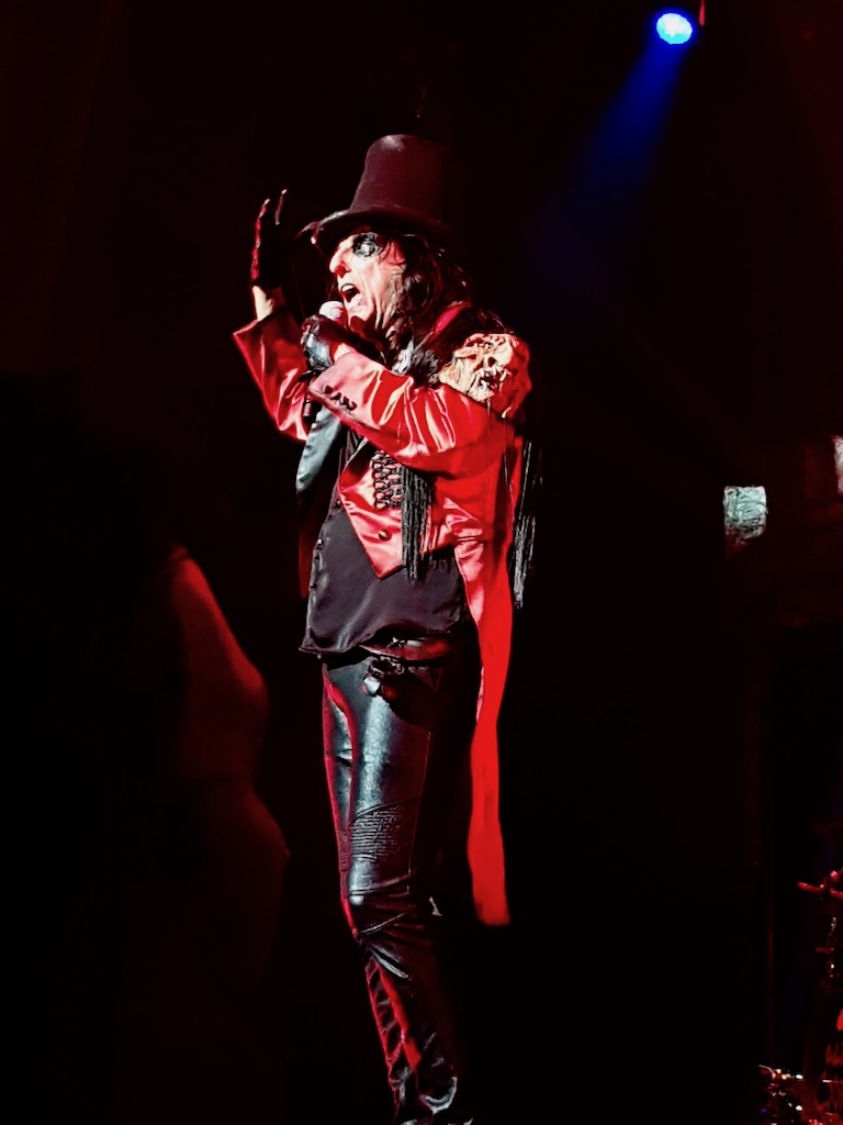 Alice Cooper on stage in Bordeaux 2019