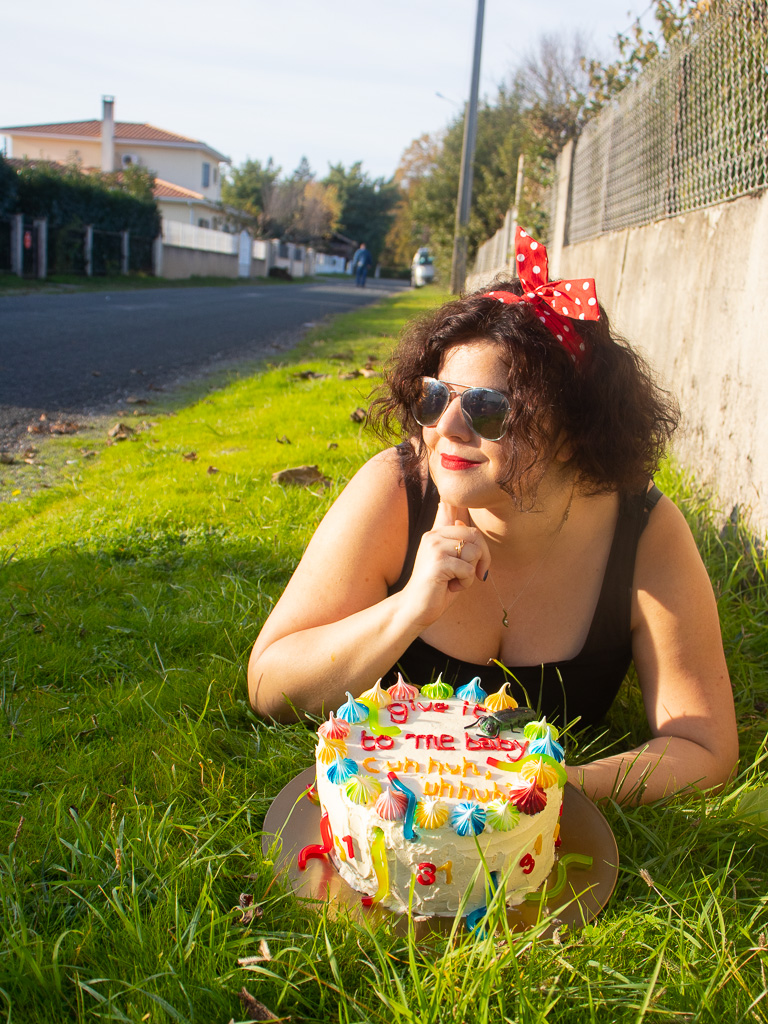 Girl with Offspring Americana layer cake