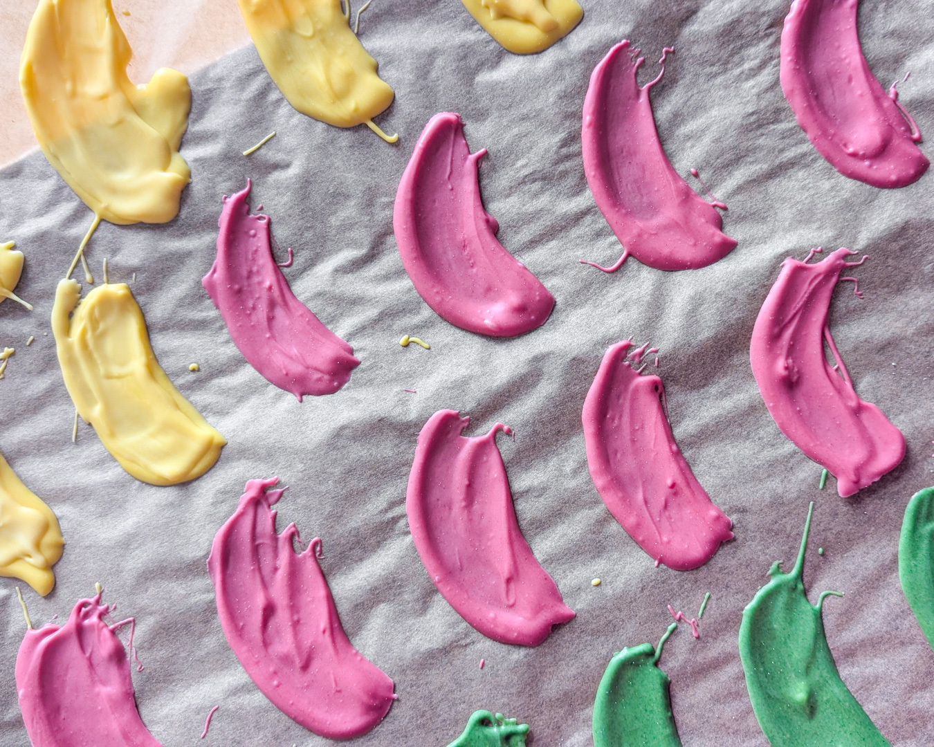 Chocolate feathers in different colors