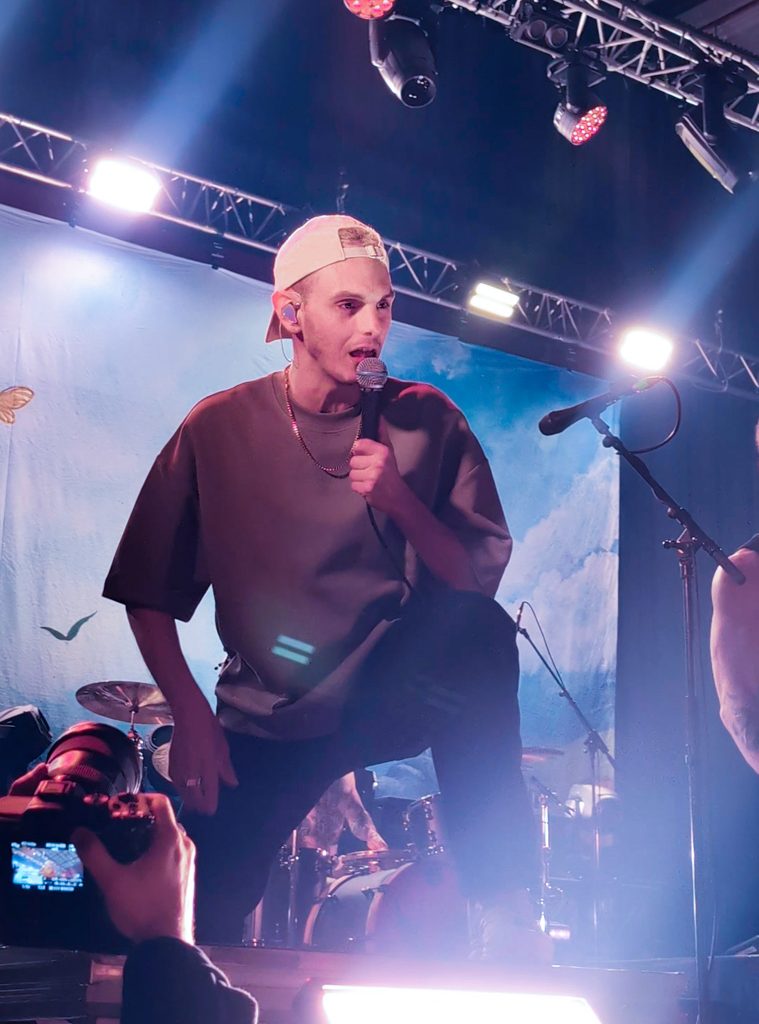 Florent Salfati on stage with Landmvrks in Bordeaux