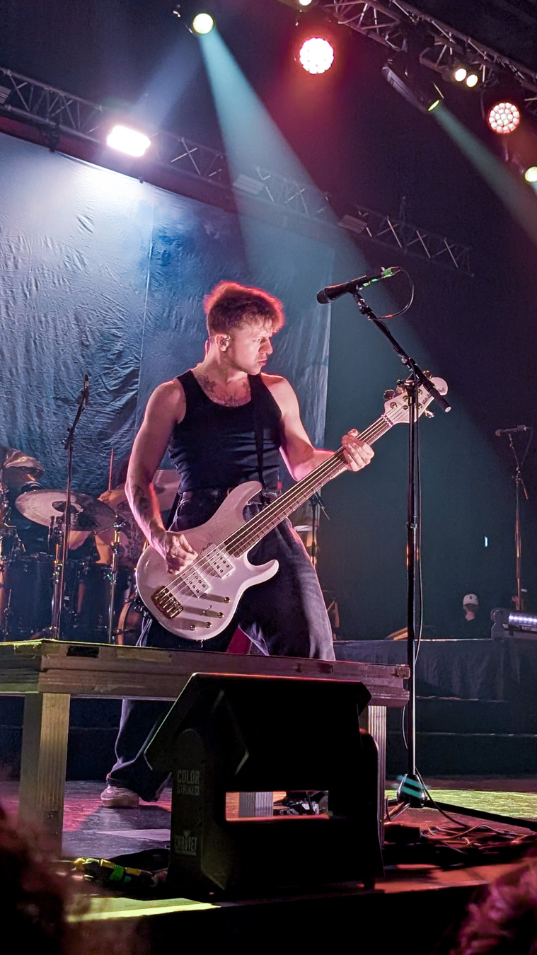 Rudy Purkart on stage with Landmvrks in Bordeaux