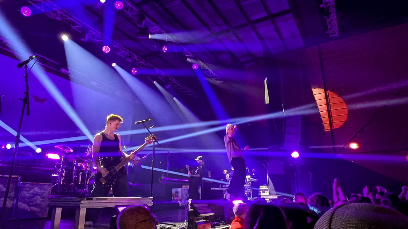 Landmvrks on stage in Bordeaux