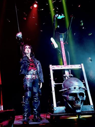 Alice Cooper on stage with sword Bordeaux 2019