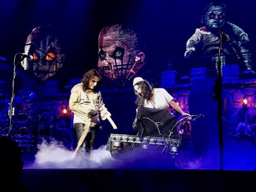 Alice Cooper and Sheryl Cooper on stage in Bordeaux 2019