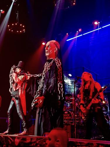 Alice Cooper Hurricane Nita Strauss and Frankenstein creature on stage in Bordeaux 2019