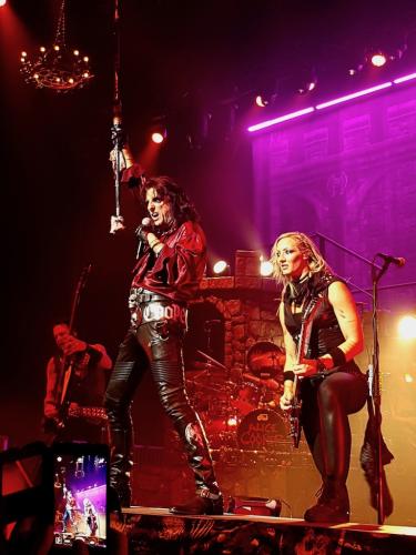 Alice Cooper and Nita Strauss on stage in Bordeaux 2019