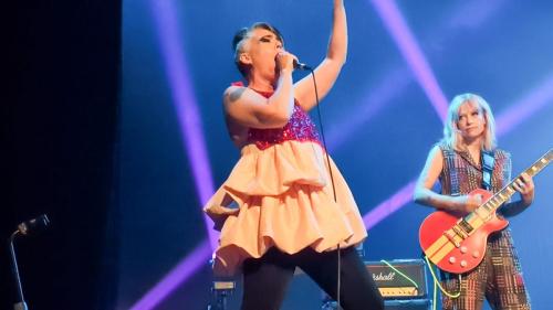 Kathleen Hanna with Bikini Kill on stage in Bordeaux 2024