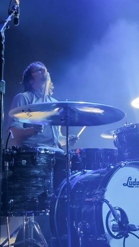 Patrick Keeler on stage with Jack White in Paris La Cigale