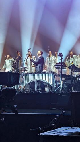 Jim Sclavunos and backup singers on stage in Paris 2024