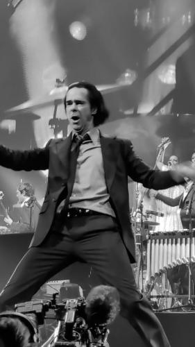 Nick Cave on stage in Paris 2024