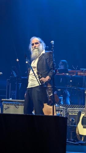 Warren Ellis on stage in Paris 2024
