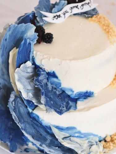 Cake design chocolate decorations imitating waves