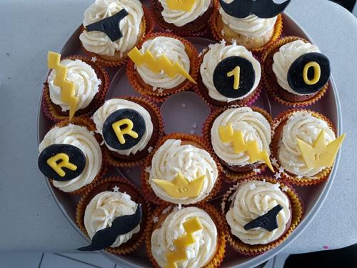 Royal_Republic_Cupcakes (10)
