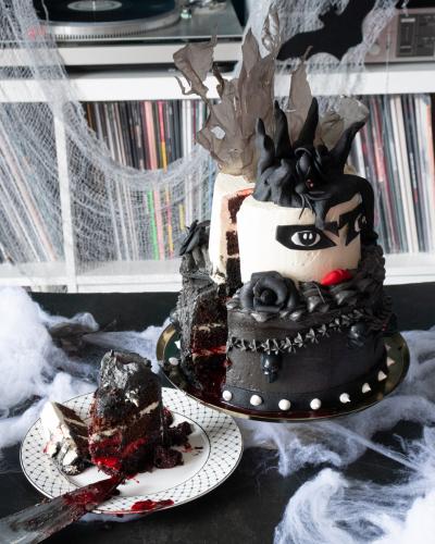 Siouxsie Halloween cake 12
