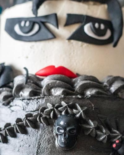 Siouxsie Halloween cake 14