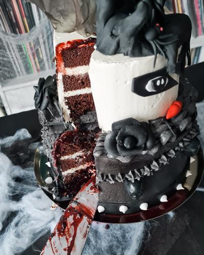 Siouxsie Halloween cake 3