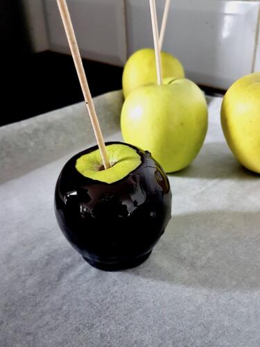 Black apple candy