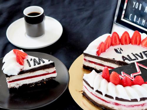 Graphic cheesecake slice